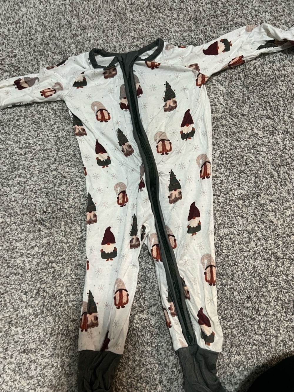 Gnome-Print Kids Footed One-Piece Pajamas in Cream and Green Trim